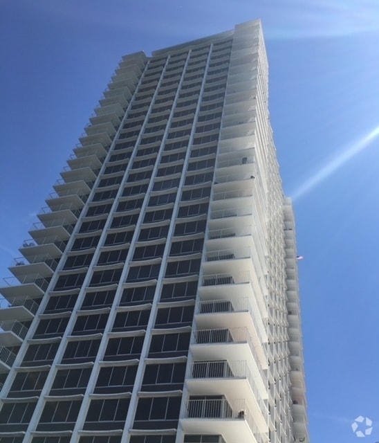 Building Photo - 12700 Lake Ave