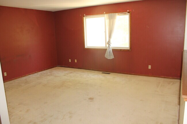 Living Room - 408 Cottage Ave