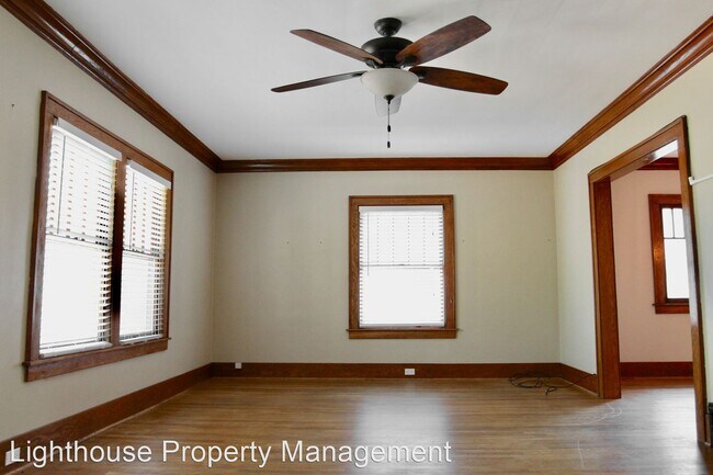 Foto del edificio - 732-732 Lockwood St NE