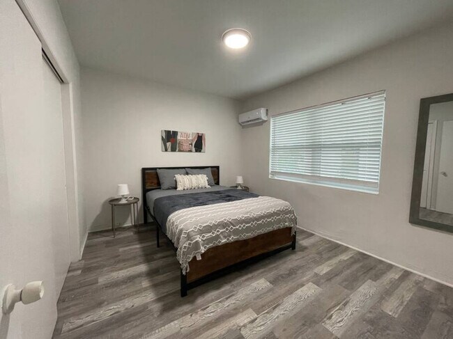 Foto del edificio - 1111 SW 37th Ave