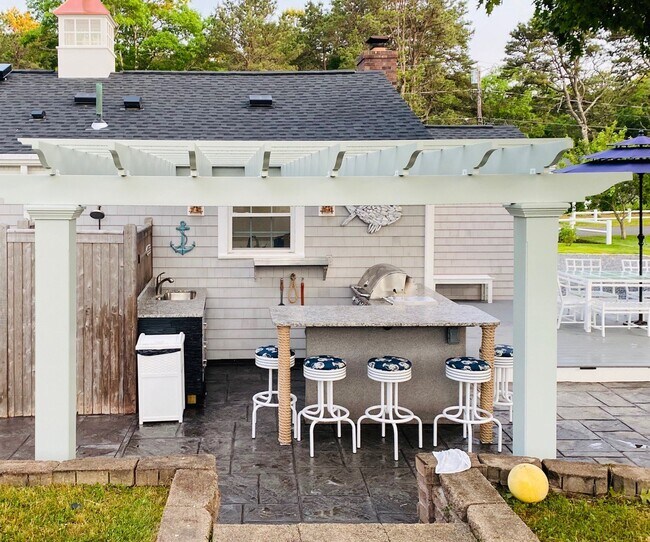 Foto del edificio - 153 Breezy Point Rd