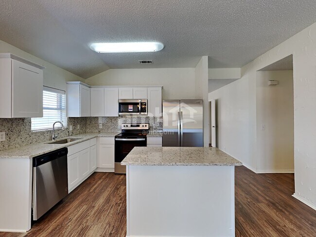 Foto del edificio - 1605 Heritage Blvd