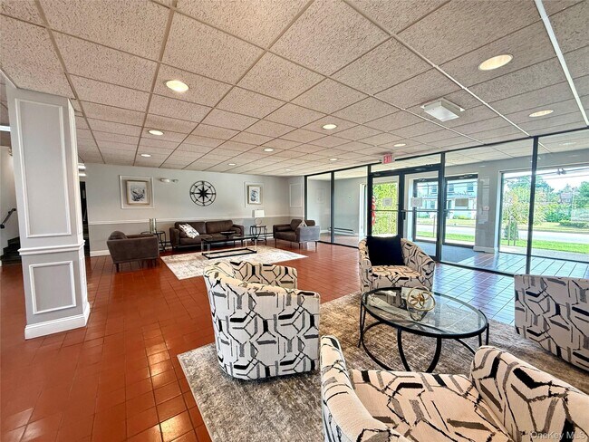 Foto del edificio - 175 Maple Ave