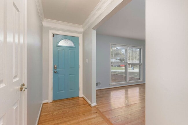 Photo - 1211 Meadowridge Trail House