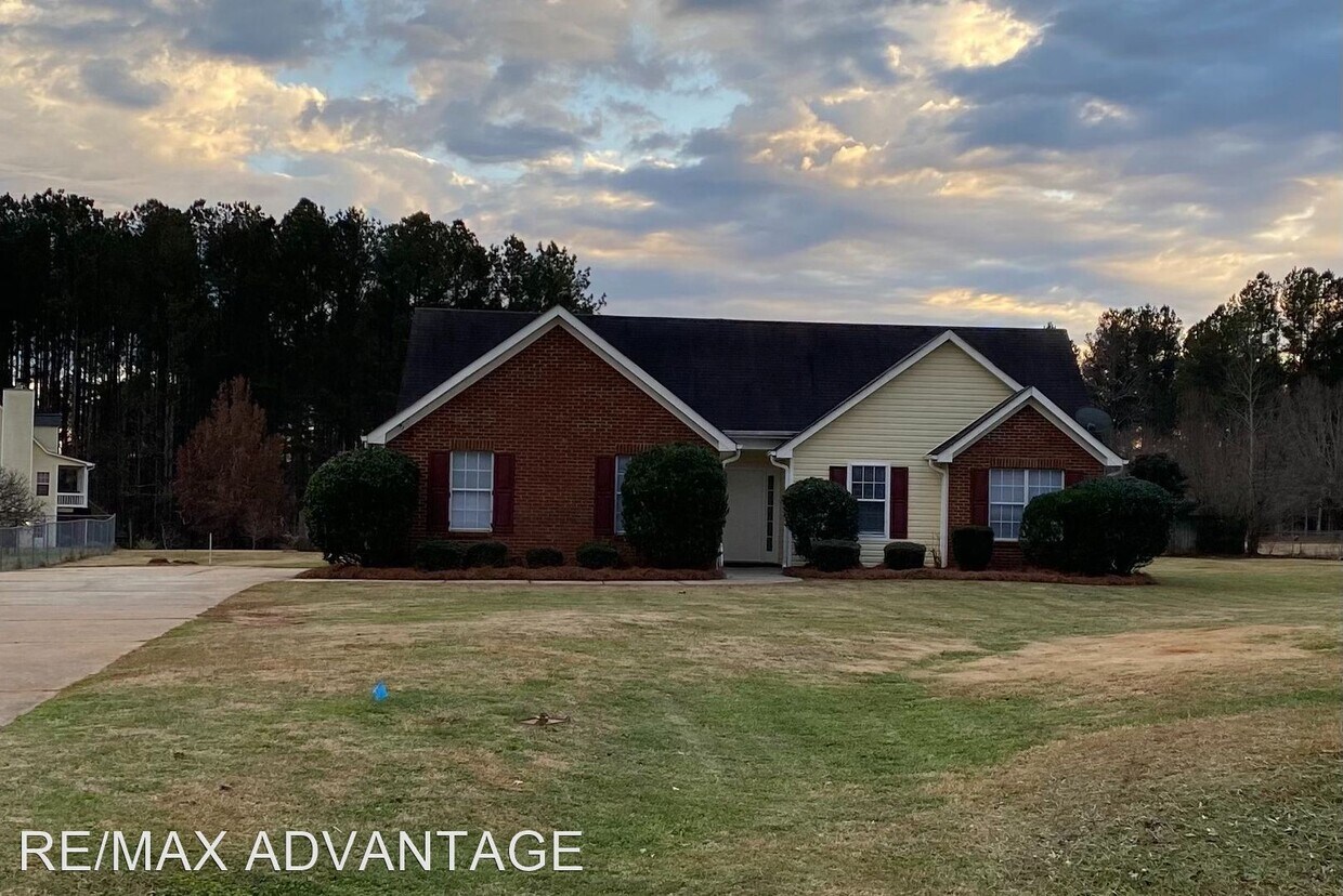 Primary Photo - 3 br, 2 bath House - 1570 Snapping Shoals Rd