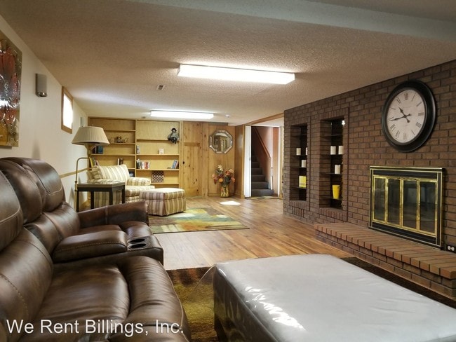 Building Photo - 1531 Parkhill Dr