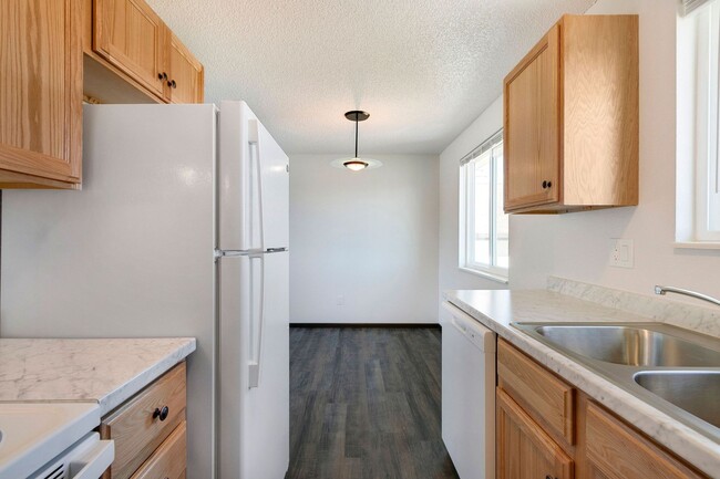 Foto del edificio - 2 Bed 1 Bath Apartment in Loveland CO!