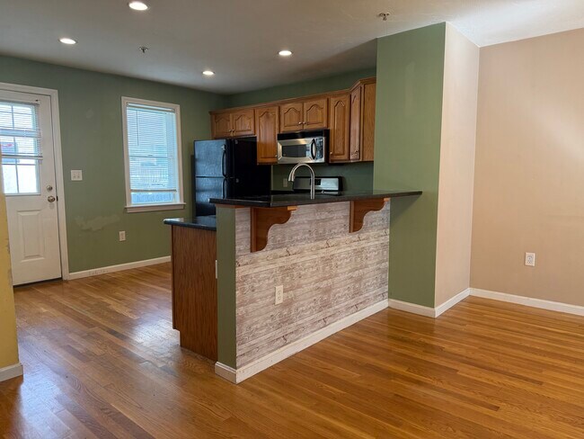 Foto del edificio - 604 Bedford St