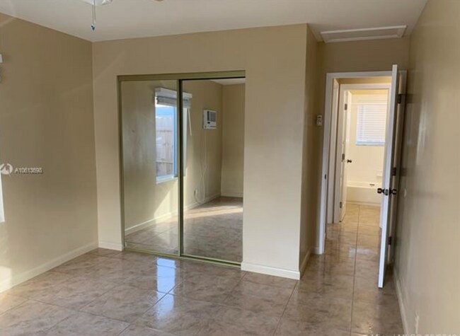 Foto del edificio - 915 N 18th Ct