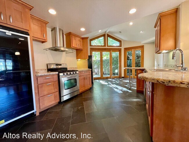 Building Photo - 3 br, 2 bath House - 636 Madrone Avenue
