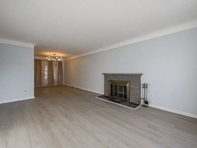 Building Photo - Charming 3-Bedroom Retreat in the Heart of Saint Clair Shores
