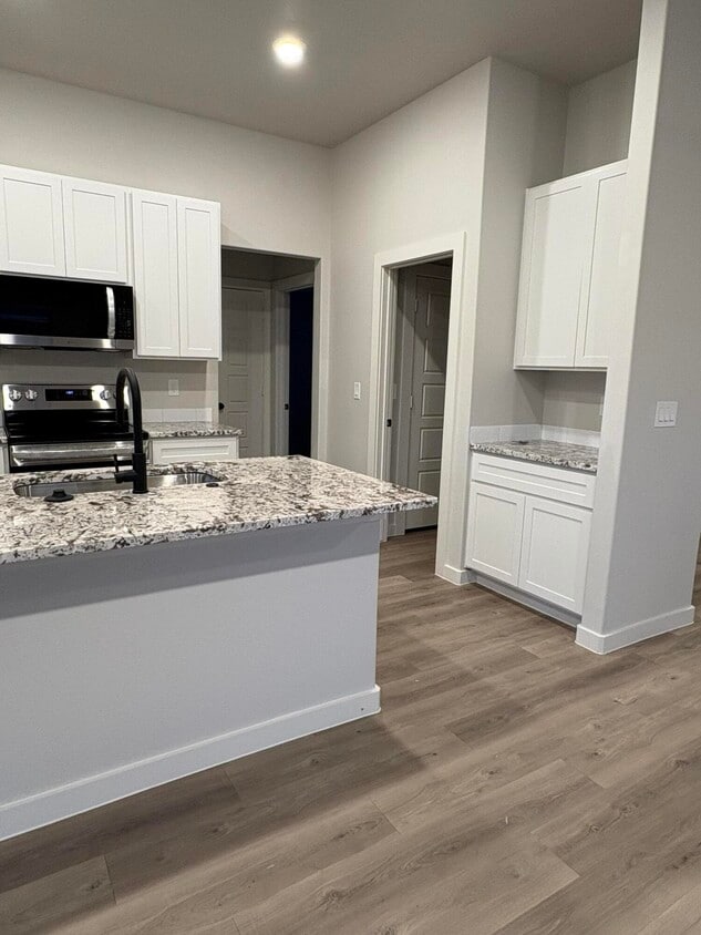 Foto del edificio - 2121 Langford Ave