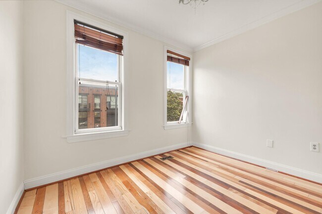 Foto del edificio - 730 15th St SE