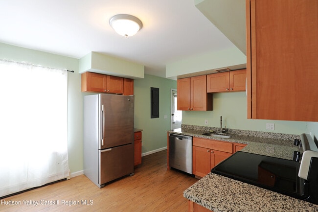 Building Photo - 87 Delaware St