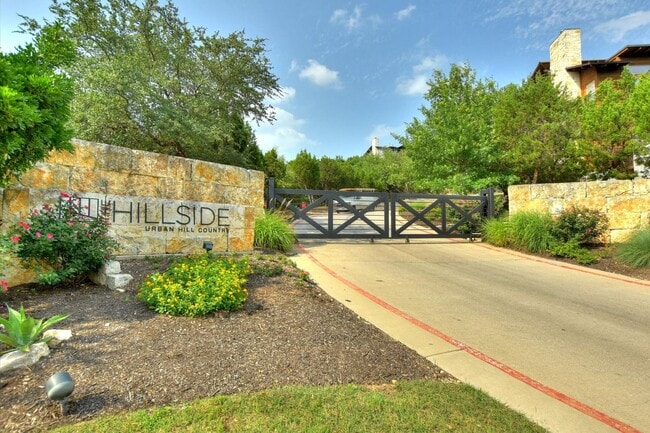 Building Photo - Lovely Hillside Condo on 2222