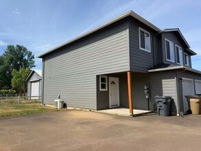 Building Photo - 1282 44th Ave