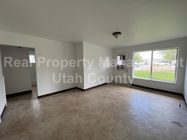 Foto del edificio - Newly Remodeled | Two Bedroom Provo Duplex