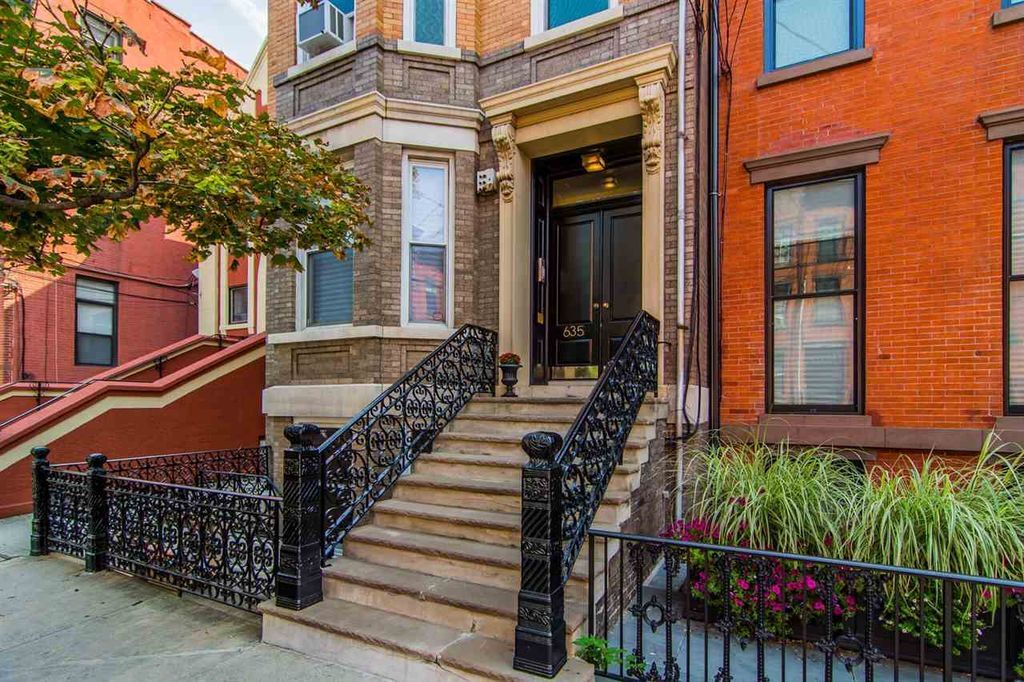 Foto principal - 635 Garden St