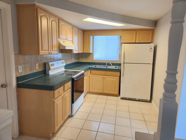 Building Photo - HUD available - Beautiful 3/1 1042 sq ft h...