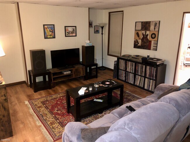 Building Photo - 2 br, 1 bath Triplex - 460 Taylor St Apt 2