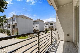 Building Photo - 12080 East Fwy