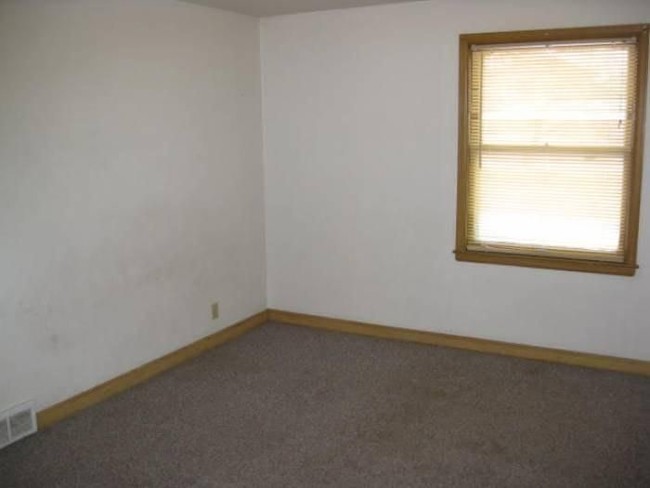 Building Photo - 5229 N. Sherman Blvd. - 2 Bedroom Lower