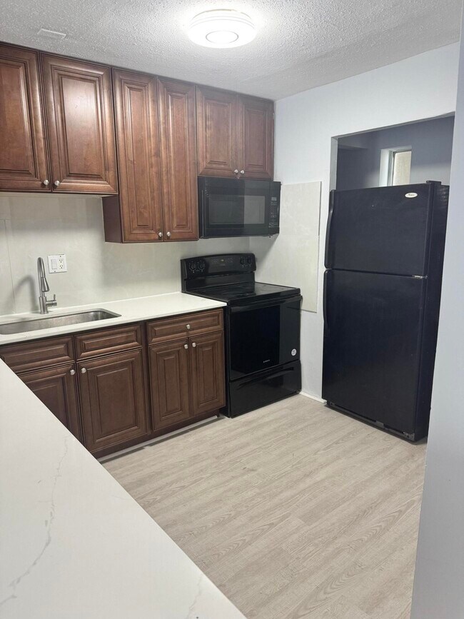 Building Photo - 7820 S Colony Cir