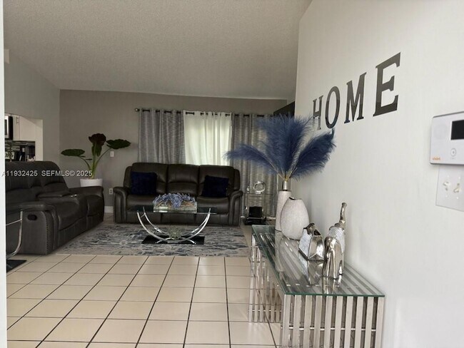 Foto del edificio - 9829 SW 221st St Rd