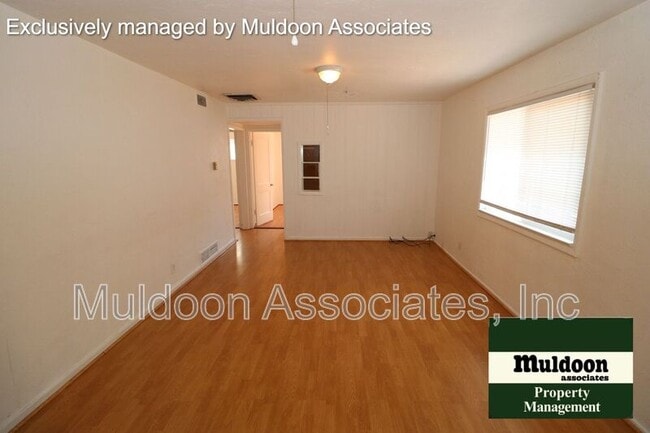 Building Photo - 2561 Camellia St