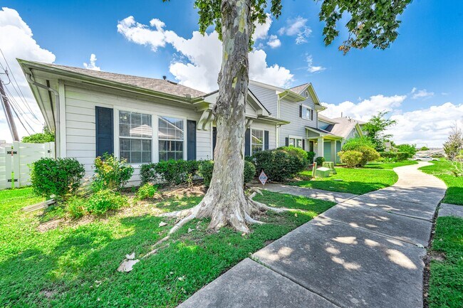 Foto del edificio - 1561 Nichole Woods Dr