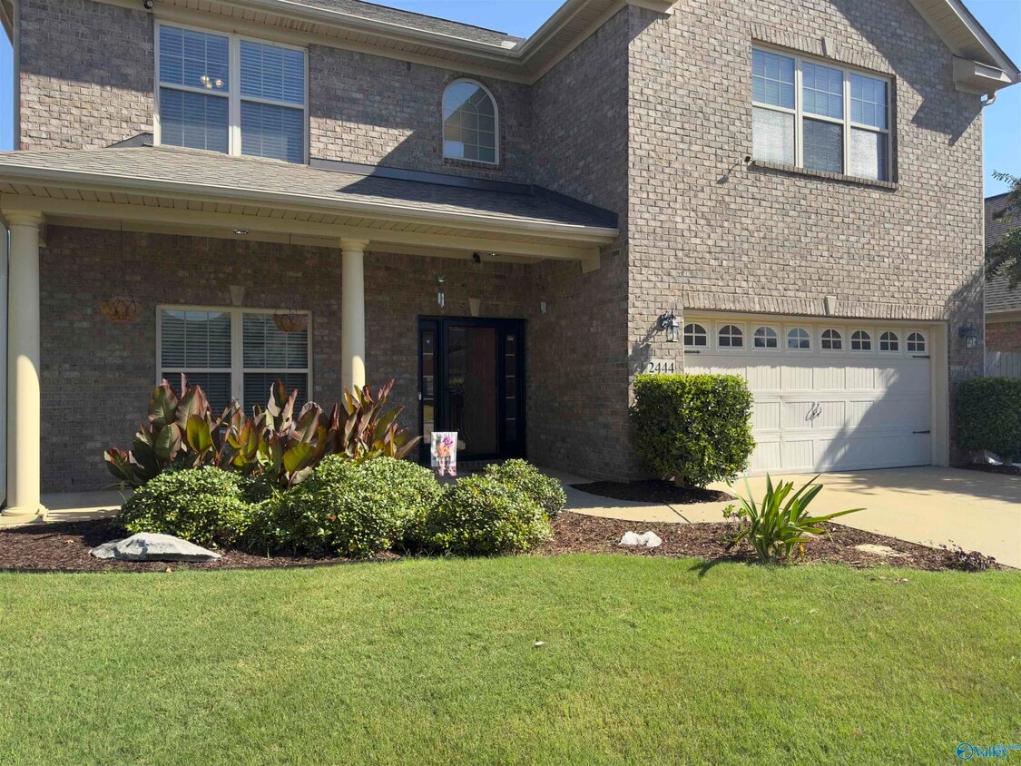 Primary Photo - 2444 Bell Manor Dr SW