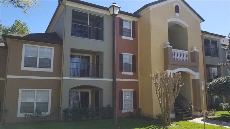 Foto principal - 725 Crest Pines Dr