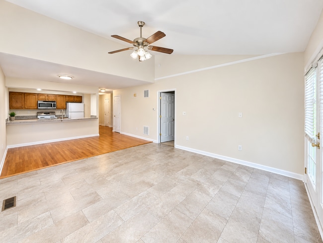 Building Photo - 4041 Dalt Dr