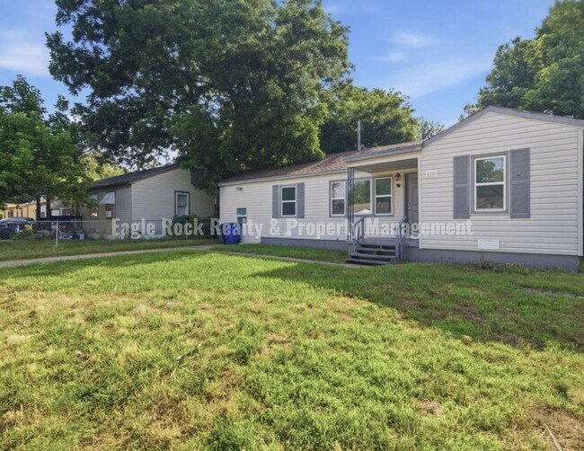 Foto del edificio - 4341 N Iroquois Ave