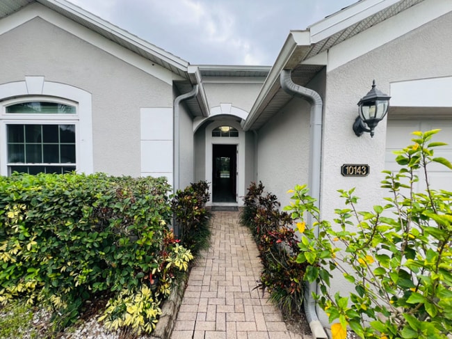 Building Photo - 10143 Shadow Creek Dr