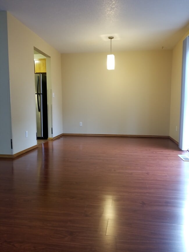 dinner area - 3933 SW Pinewood Way
