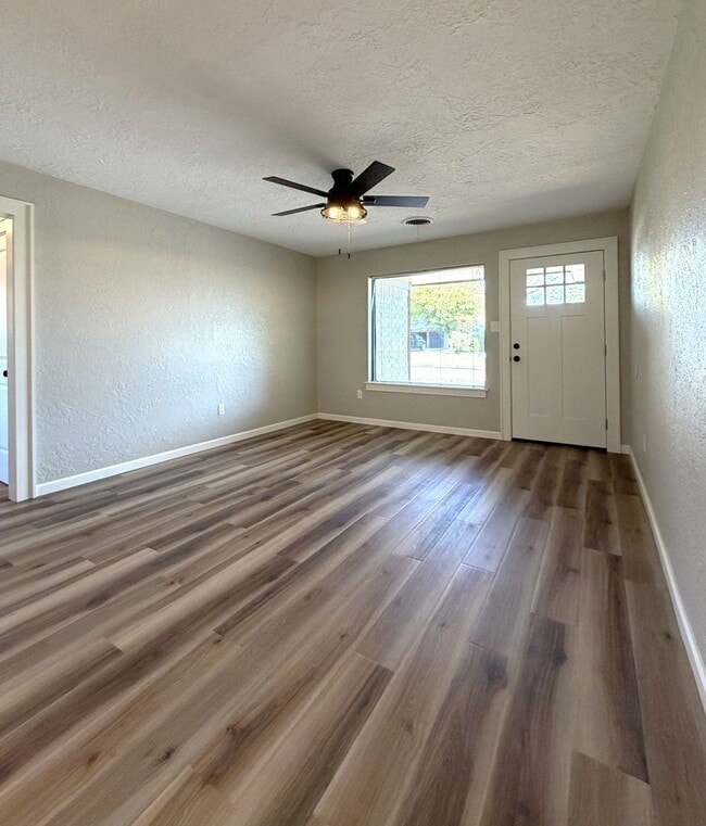 Building Photo - 6710 SW Embassy Cir