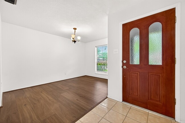 Building Photo - 8839 Aspen Meadow Dr