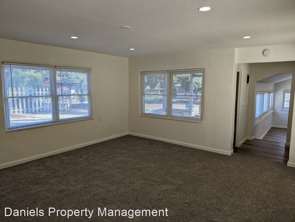 Primary Photo - 2 br, 1.5 bath House - 2221 Suncrest Blvd.