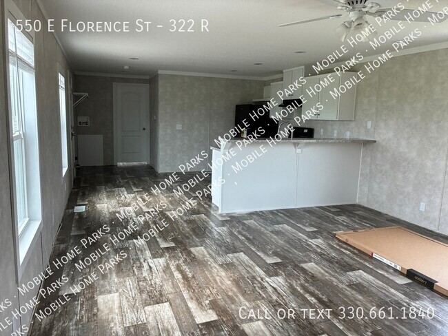 Foto del edificio - 550 E Florence Ave