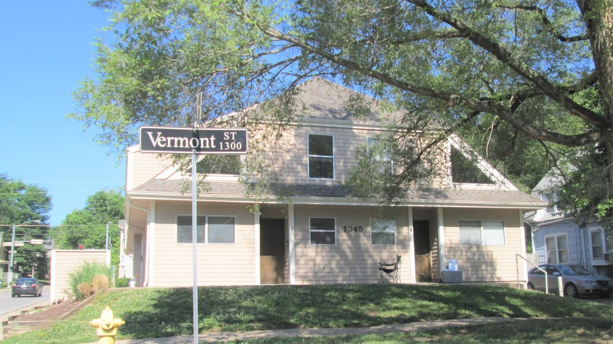 1345 Vermont St Unit 5, Lawrence, KS 66044 Room for Rent in Lawrence, KS