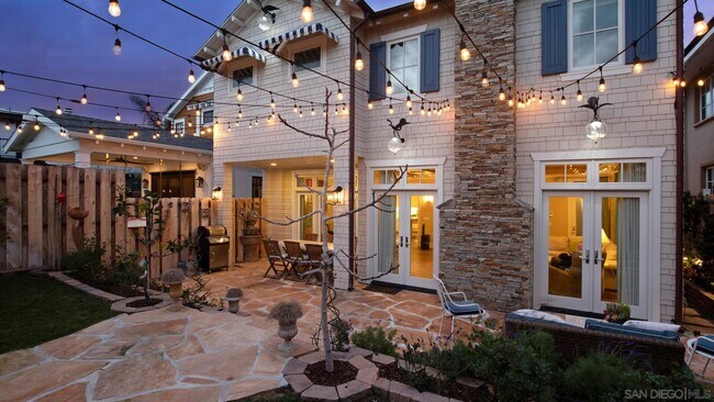 Building Photo - 1506 Escondido Ln