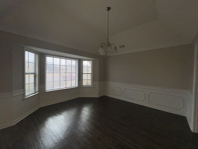 Building Photo - 8649 Walnut Grove Rd