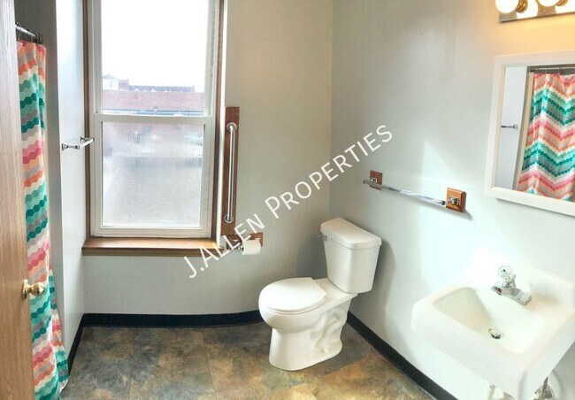 Building Photo - Perfect Downtown Norfolk 1 bed