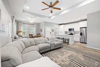 Building Photo - 212 Romanza Pl