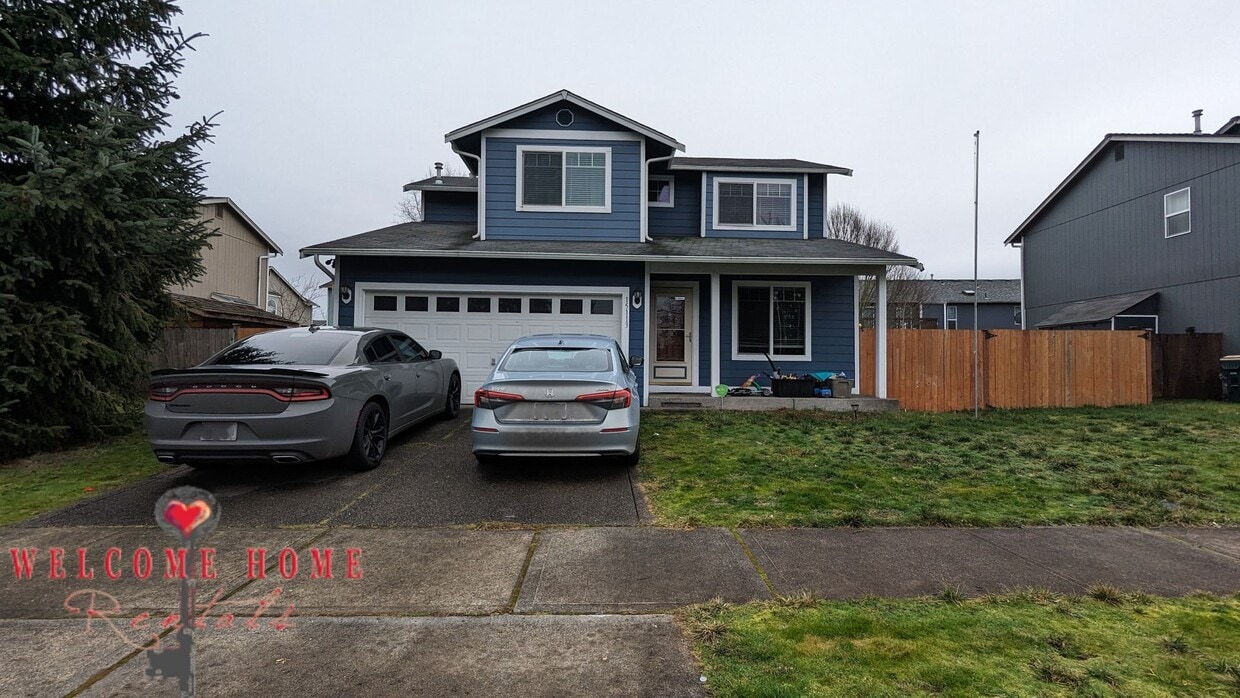 Primary Photo - Wonderful Yelm home with large fenced yard...