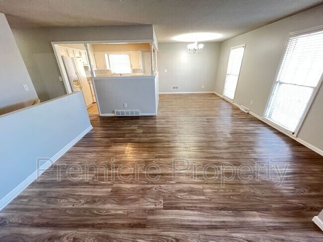 Foto del edificio - 4329 Sterling Ave