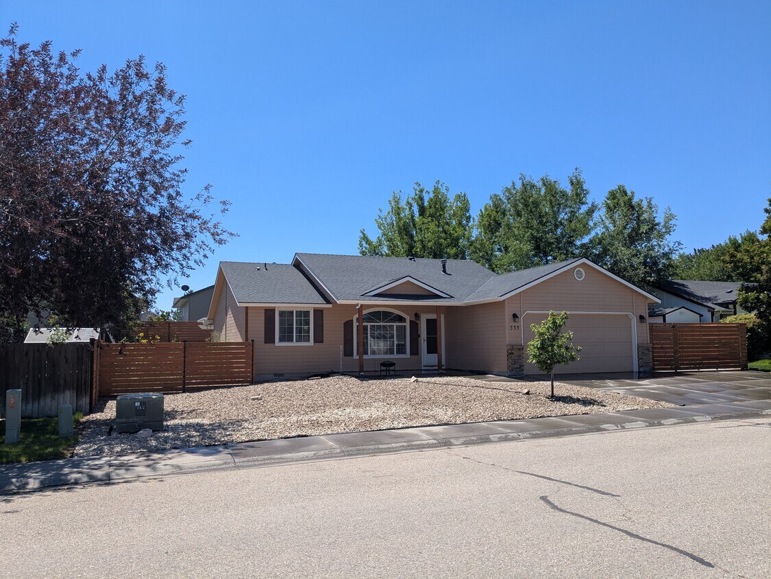 Foto principal - 535 Sawtooth St
