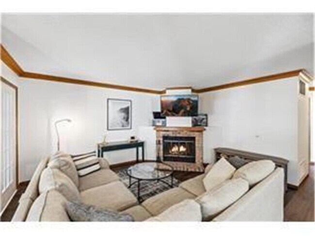 Foto del edificio - 3563 Blue Jay Way
