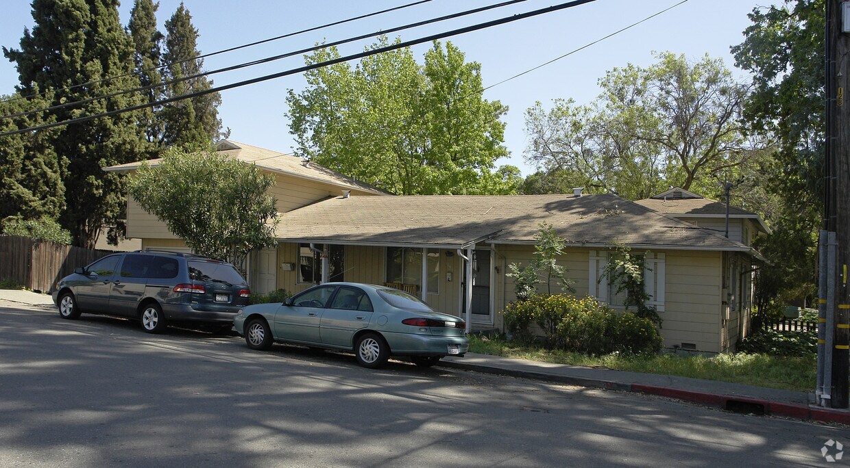 Building Photo - 1532 Carmel Dr